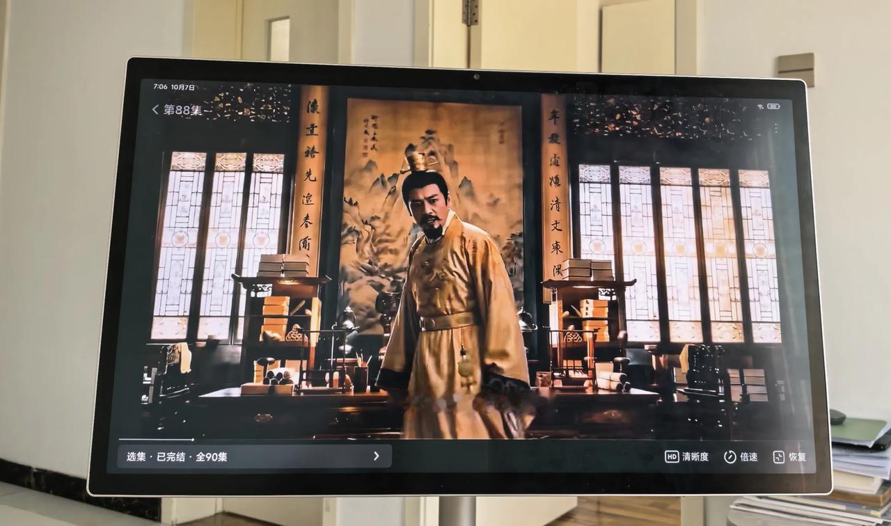 老实交代，这几月看了不少AI漫剧，感觉比真人剧好看。

听闻横店凋零，大量演职人