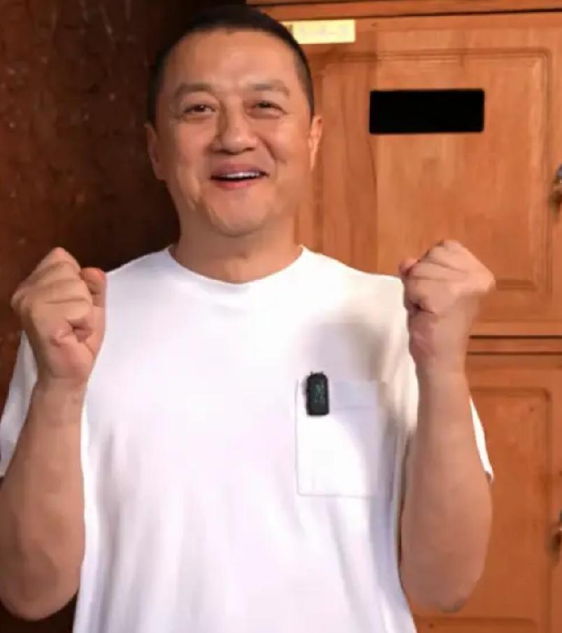这哥们是真爱折腾呀！
好不容易缓口气，又开始整活！你倒是无所谓，可把网友急坏了！