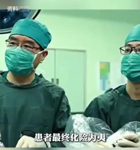 浙江台州一哥们"猎奇翻车"：55厘米活黄鳝塞进肛门，卡住了不敢说，硬扛十几个小时