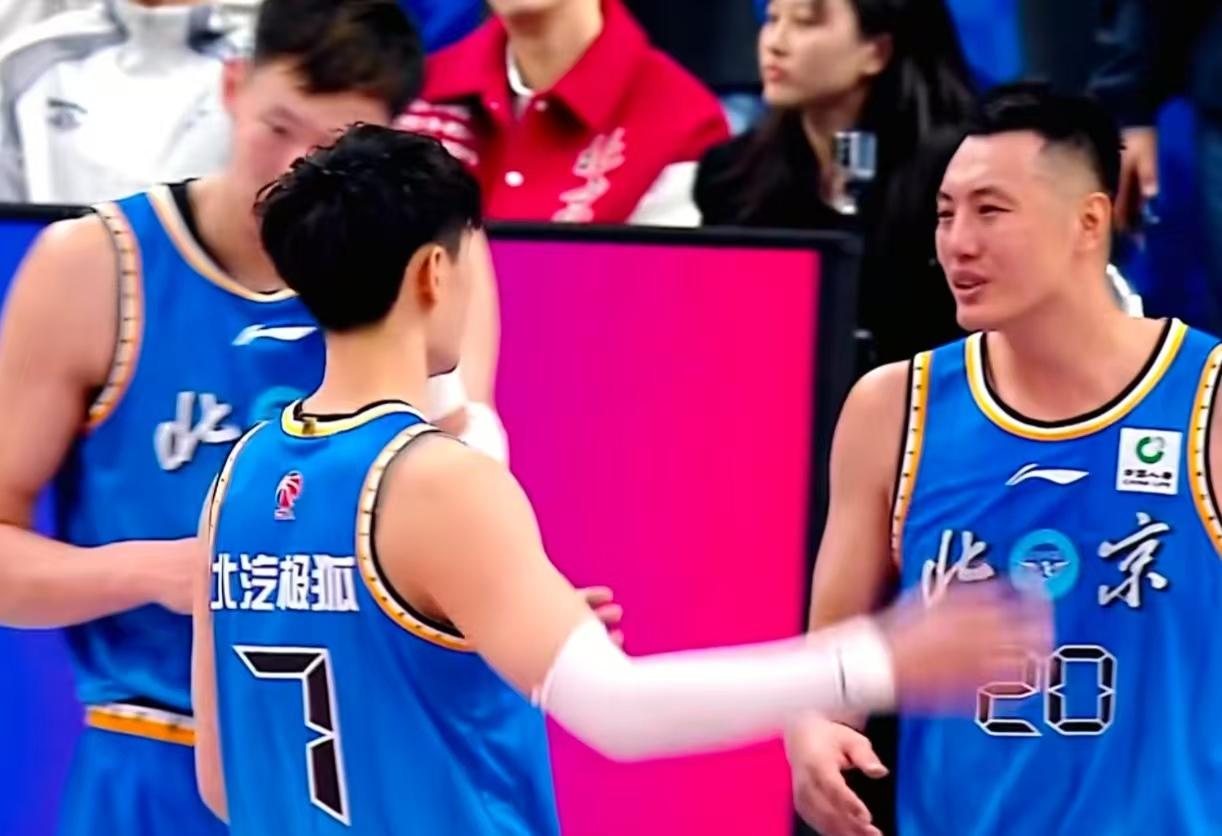 85-87，北京男篮主场输山东，有四个人是要负主要责任的：
1，许利民，使用周琦