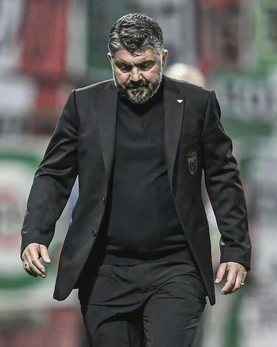 【点球大战败给波黑，有点沮丧的加图索一个个拉起自己的队员】2026.4.1 世预