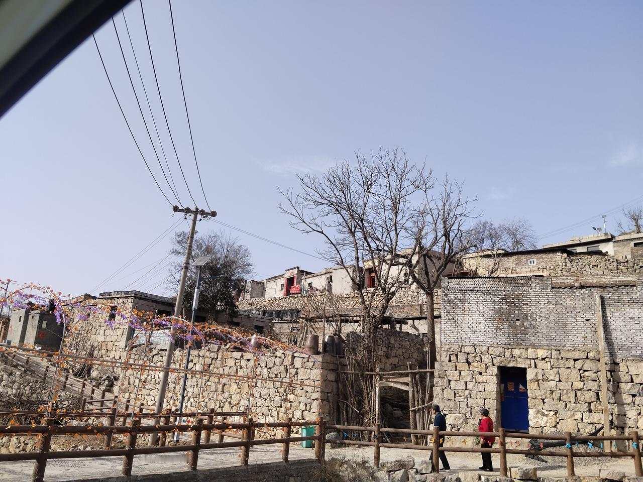 真的想替农村姑娘说句公道话！以前农村的规矩多明确：嫁出去的女儿泼出去的水，娘家房