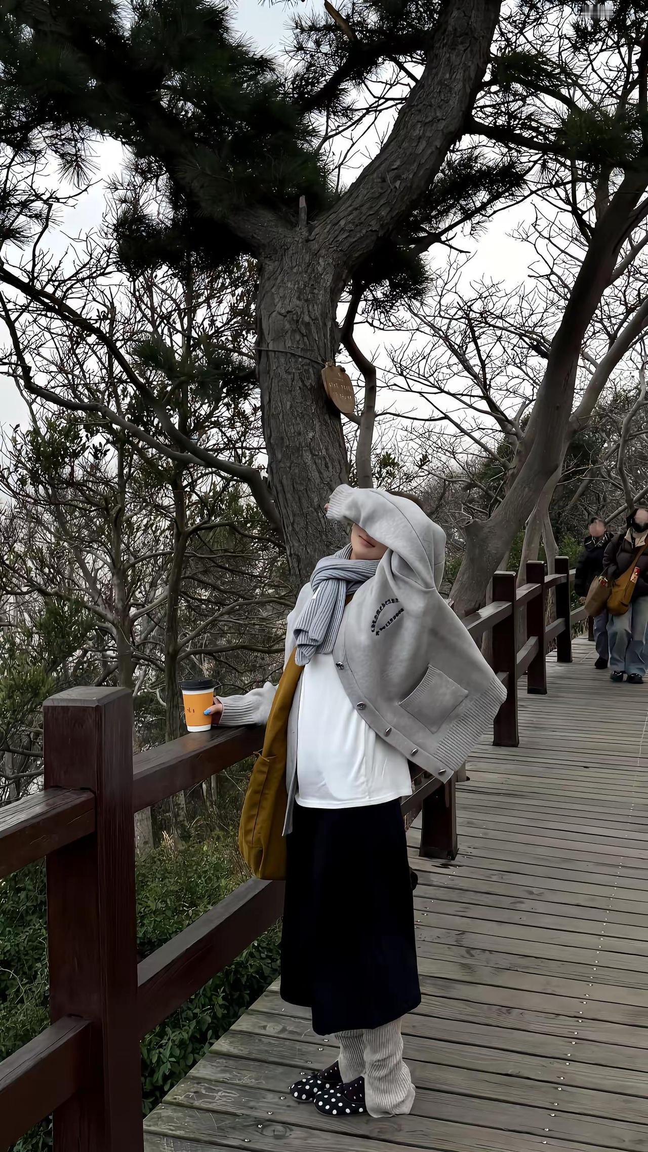 她的好 没有任何目的 所以冷漠起来也没有余地