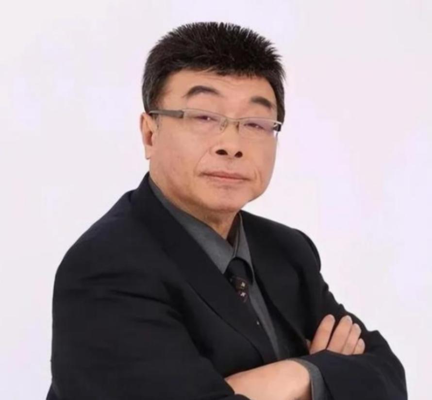 台湾知名评论员邱毅最近的一句话引发了广泛关注：“倘若中国人民解放军踏上台湾的土地