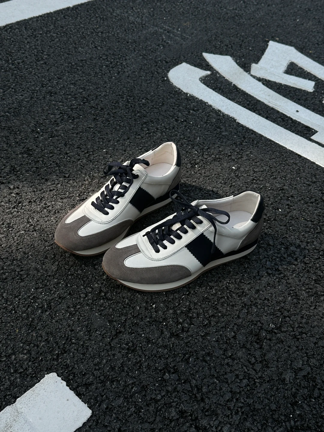 一双看似普通，却格外好搭的德训鞋