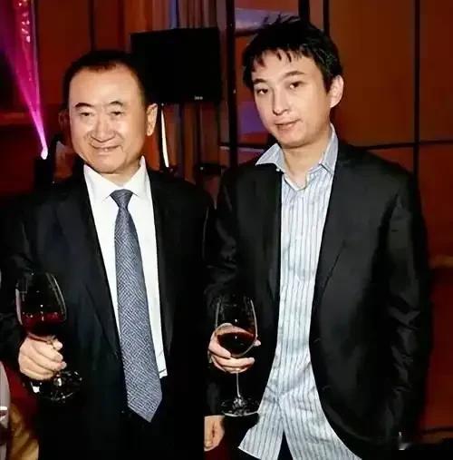 谁能想到？活久见系列添新篇：花花公子王思聪，一夜之间成了哪吒，削肉还父，买了公司