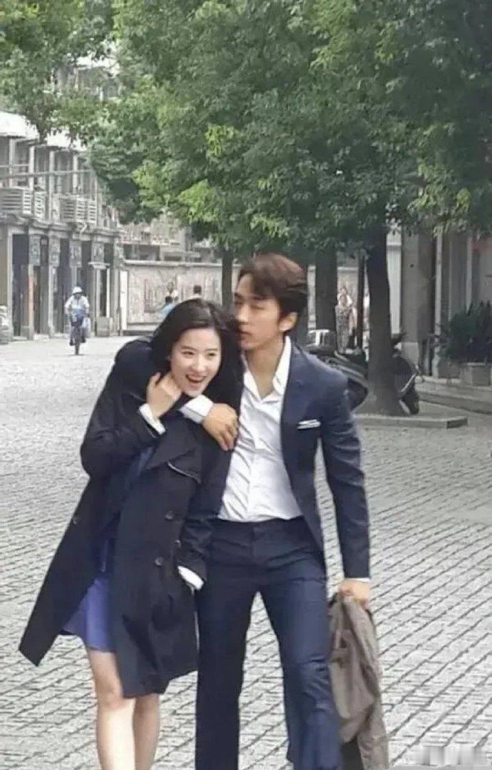 不愧是刘亦菲唯一公开承认的男朋友，宋承宪的魅力确实是很大的！！ 