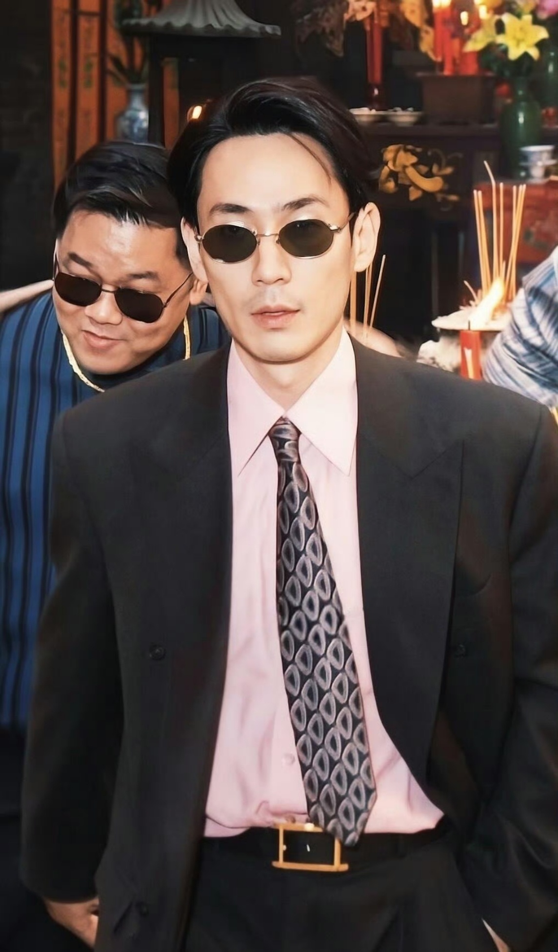 朱一龙演了一个比格型悍匪从角色塑造角度来说，万梓强是一次大胆尝试。把喜剧感、悲剧