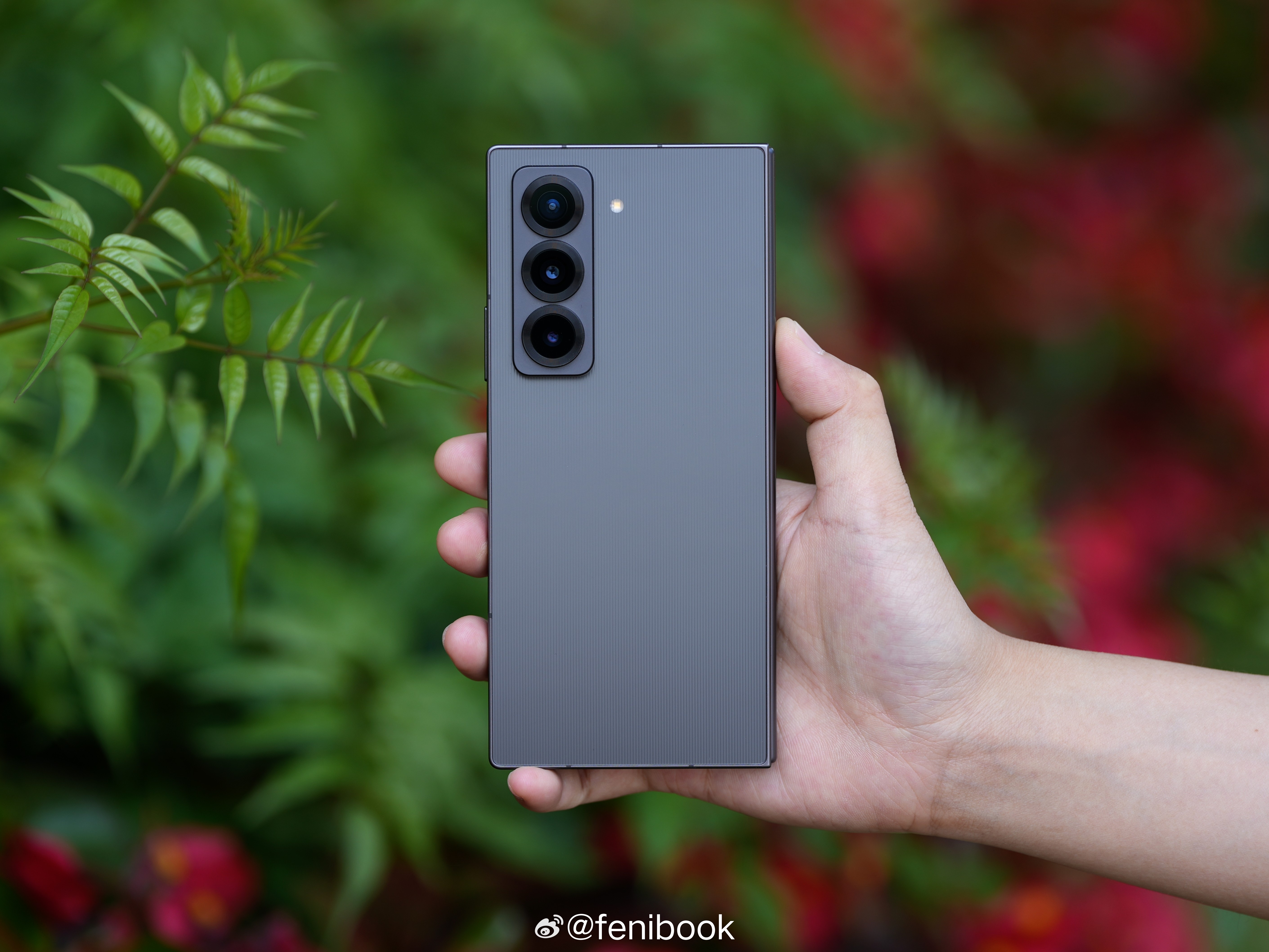 三星，作为第一个支持微博HDR照片的国际品牌，我花了半天时间，详细测试了一下三星