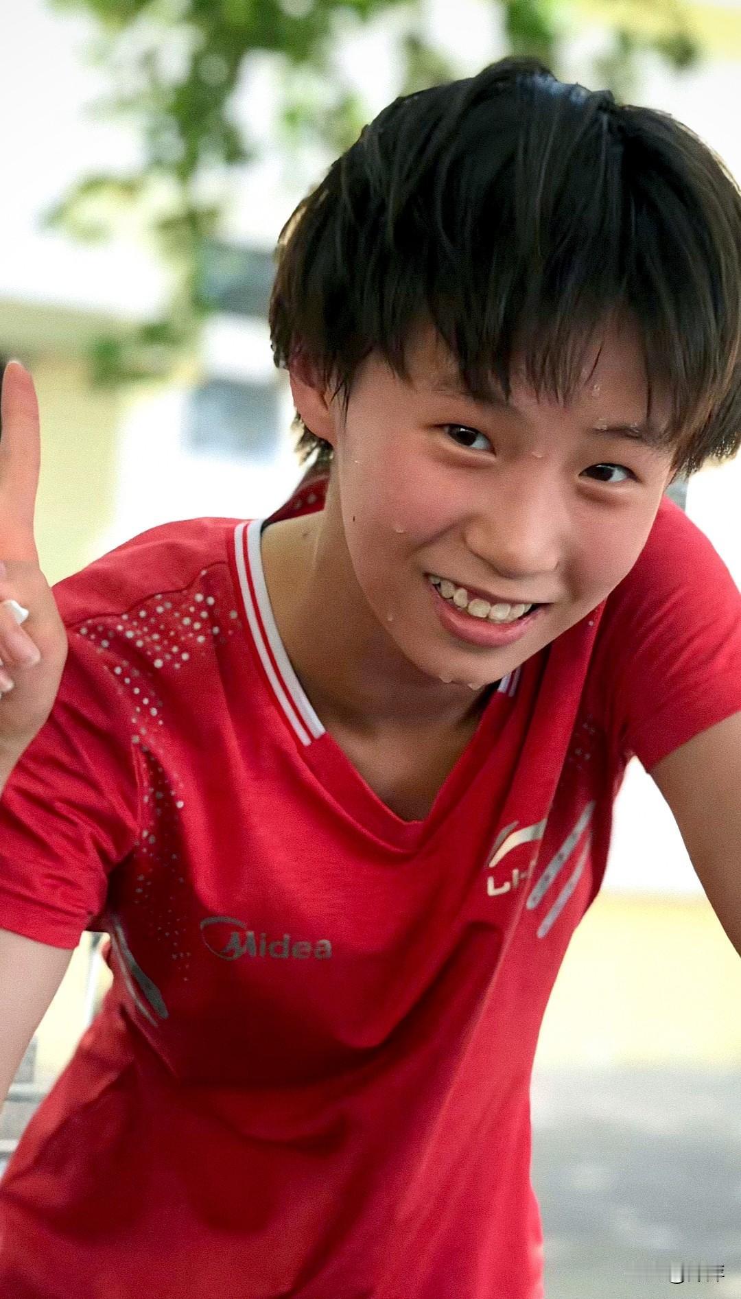 陈芋汐.小时候好让人喜欢