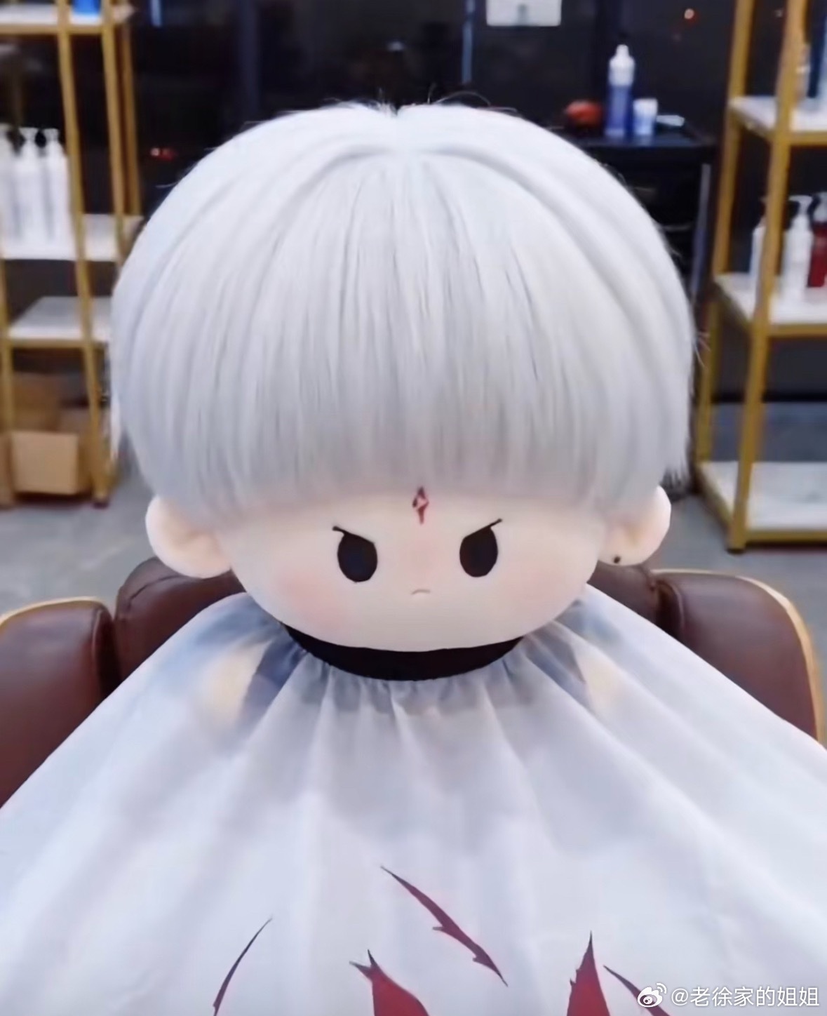《没有人能笑着走出理发店（包括玄夜霸霸）》抱一丝，我真的忍不住……🤣🤣🤣 