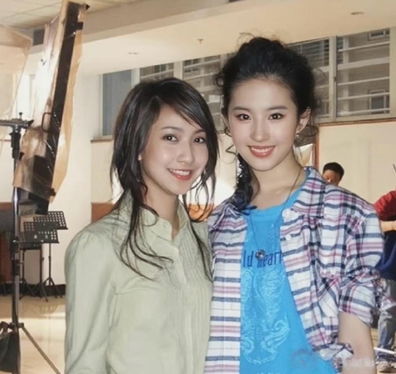 刘亦菲与娜塔玻·提米露克早期合照，2006年，两人曾一起拍过广告。

当时，刘亦