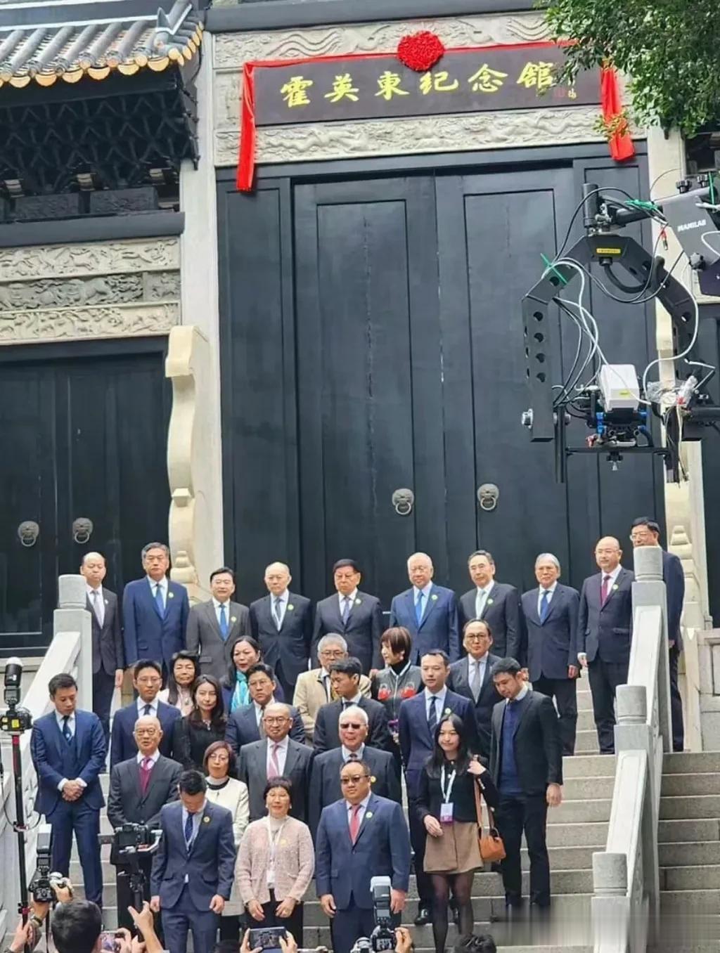 香港富豪霍氏家族聚得最全的一次。