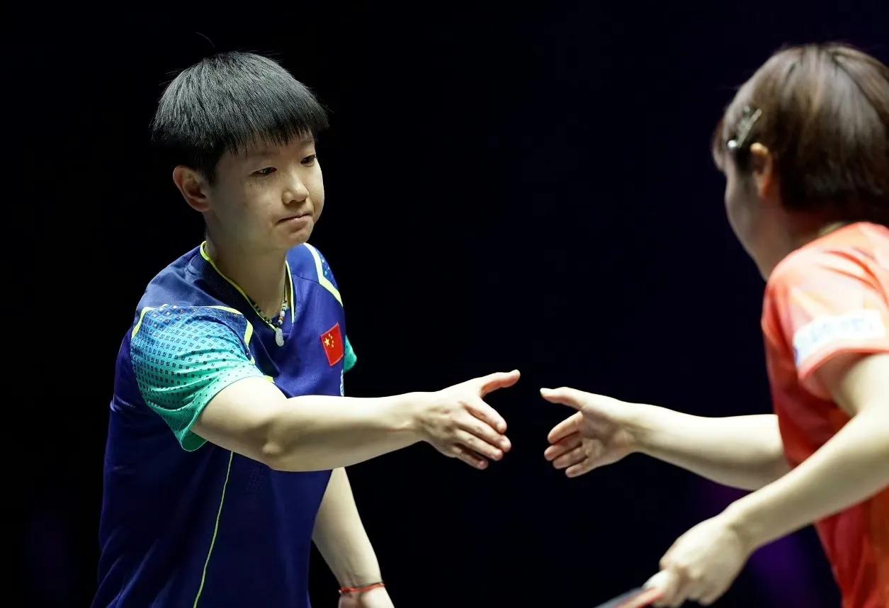 [赞]孙颖莎送平野美宇一轮游！
赛前大家都觉得莎莎这场球比较难打，但今天莎莎明显