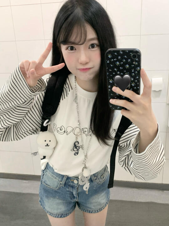 小韩🇰🇷留学生📷🎀🐰假期简单穿搭