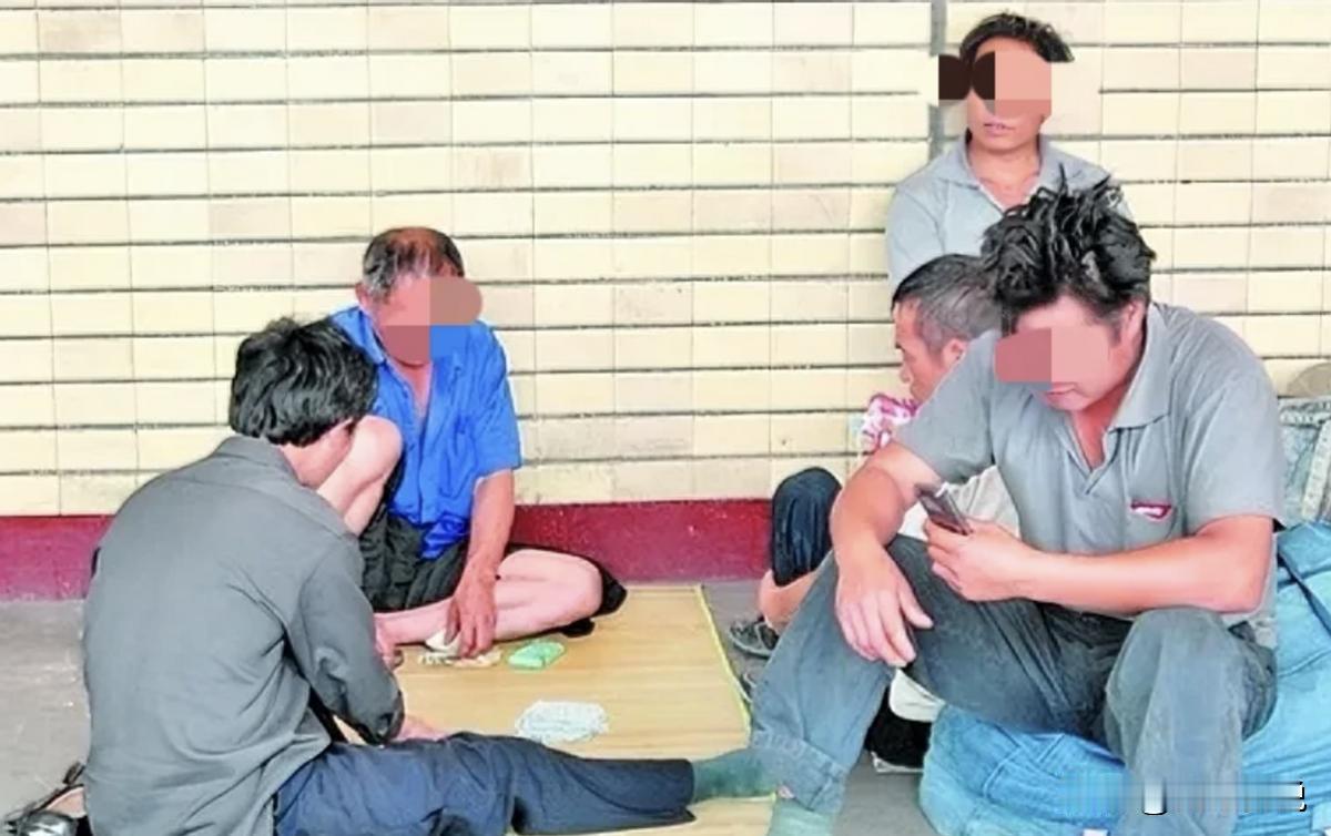 [太阳]“这就是权利的力量吗？”广东，火车站广场是一个人群密集，经常发生事情的地