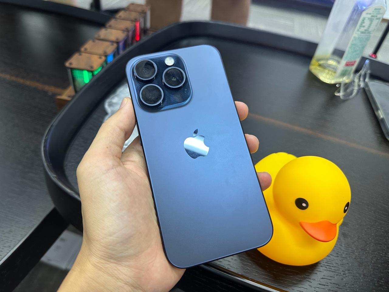 听我的，今年iPhone15打死也别买128GB的[泪奔]用一年就知道，不敢下A