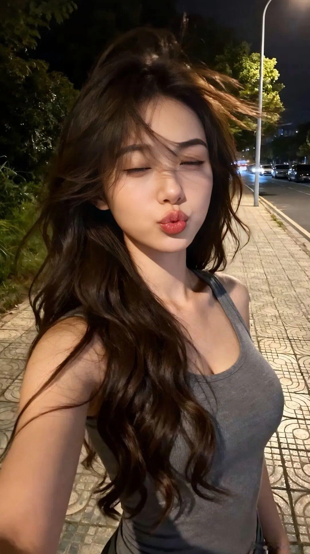 中国速度！张雪车队，荷兰站排位赛夺得第二。在荷兰阿森赛道呼啸的引擎声中，中国车队