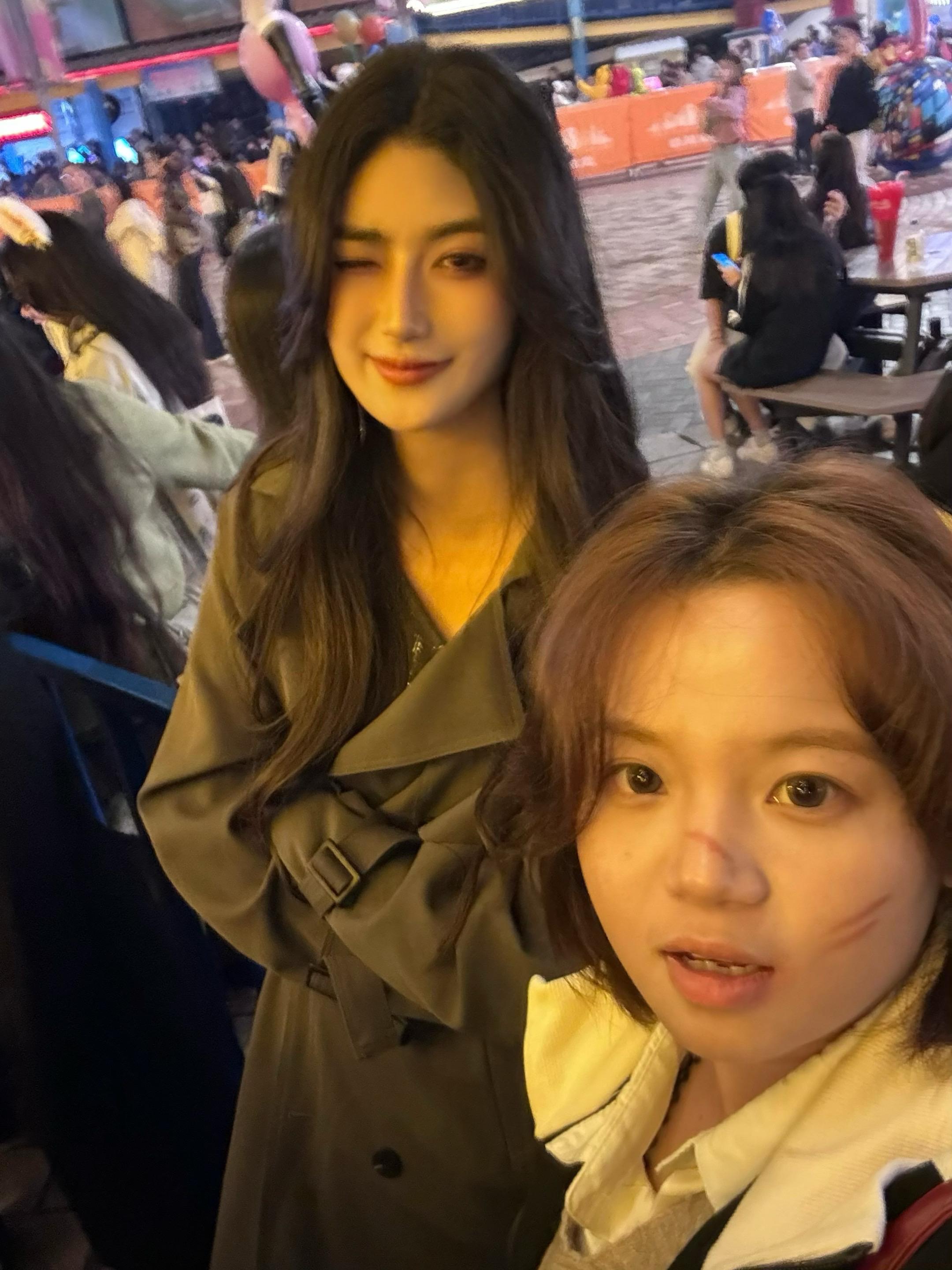 当然了，和我的一日情侣姐妹