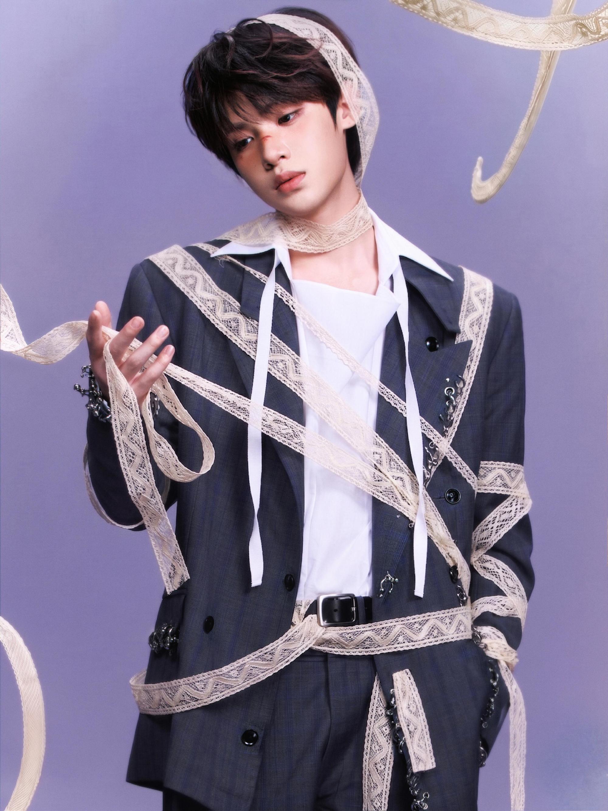 黄明昊  🌱黄明昊剑来🌱黄明昊不想睡的星期五何其有幸在茫茫人海中遇见你你像一