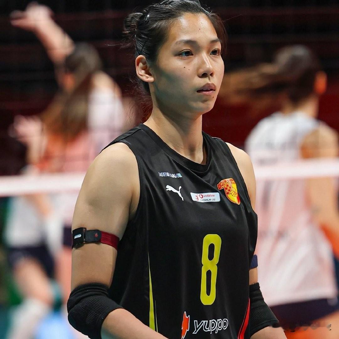 庄宇珊16分，26扣14中2失3被拦2拦，得到土耳其球迷的称赞，戈兹泰佩0-3不