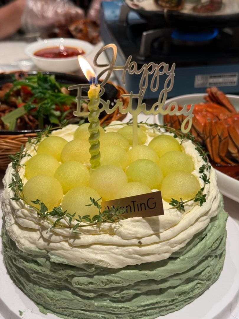 今天生日，点赞沾沾好运[合十] ​​​