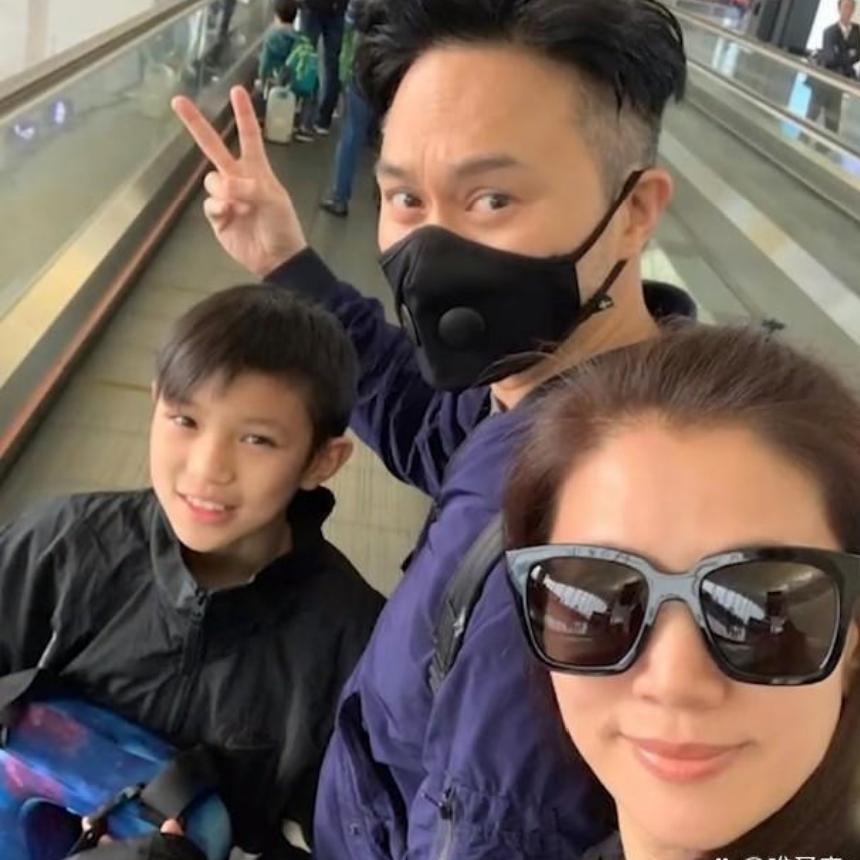张智霖袁咏仪的教育方式，戳中了多少普通人的痛点
 
张智霖袁咏仪送儿子去英国读书
