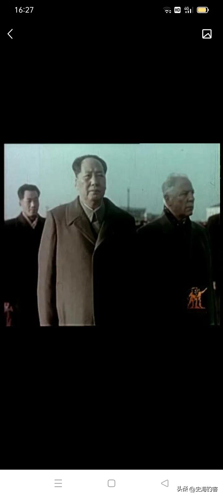 把毛主席和尼赫鲁放在一起是不对的，因为毛主席和尼赫鲁的成长环境是不同的。具体而言