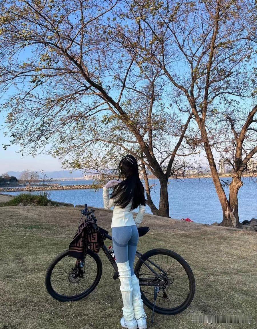 不懂就问，这辆车会很贵么？在线等[舔屏][祝福]