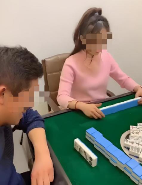 广西一女子去男牌友家打麻将，后半夜时，另外2名牌友散场，女子则留宿男牌友家，两人