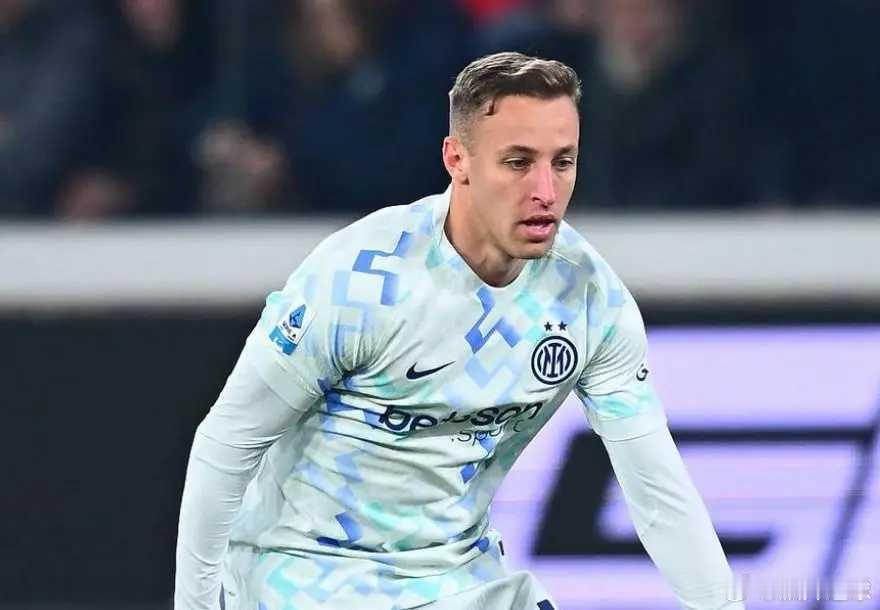 斯基拉：尤文仍有意弗拉泰西，他是斯帕莱蒂冬窗主要目标之一北京时间1月6日，根据意