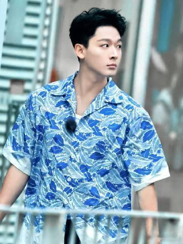 张晚意一套词一个不能少 花儿与少年 《花少7》的张晚意太逗啦！大家关心他眼睛，他