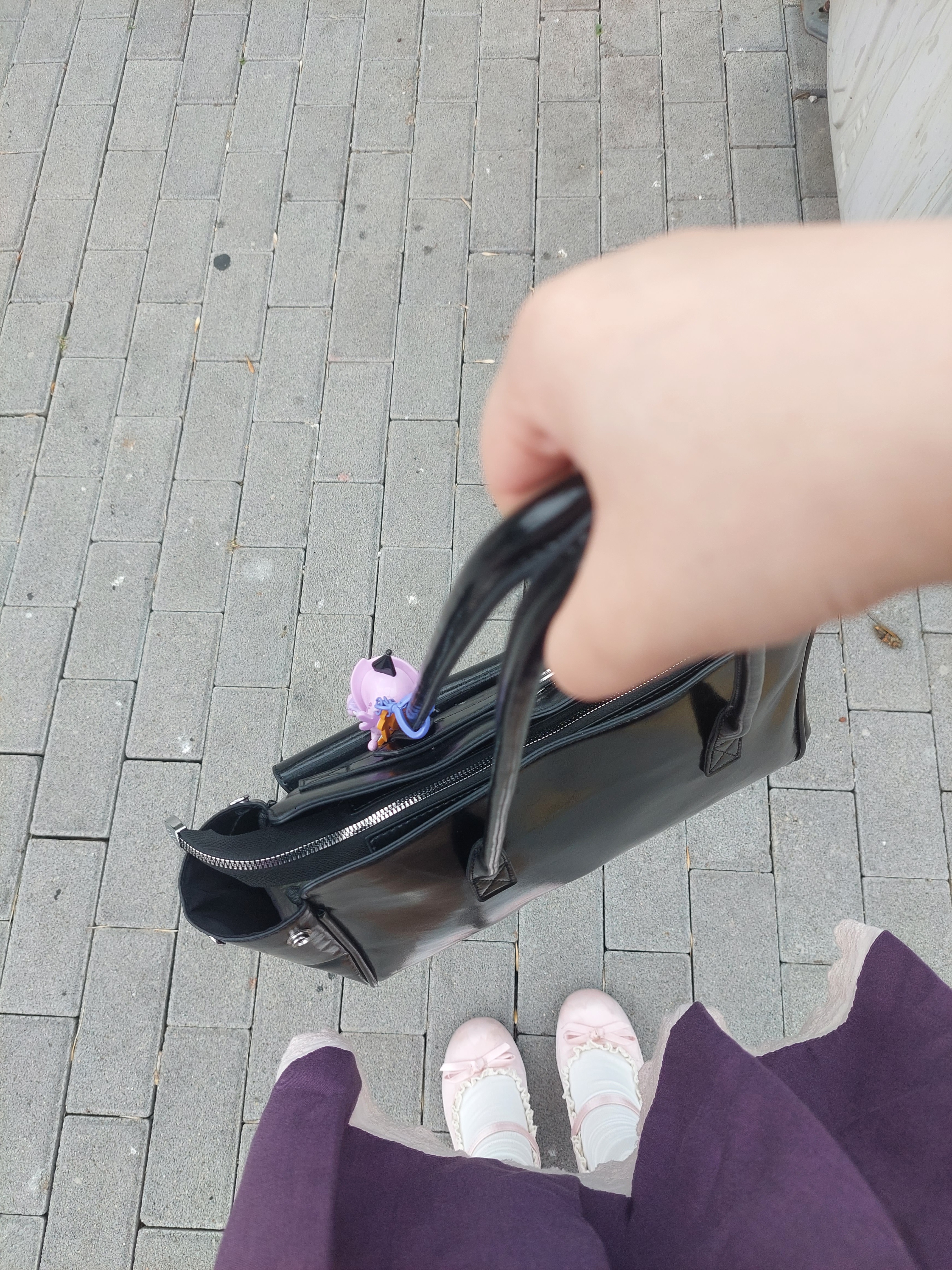 出门就是提着我的炸药包 