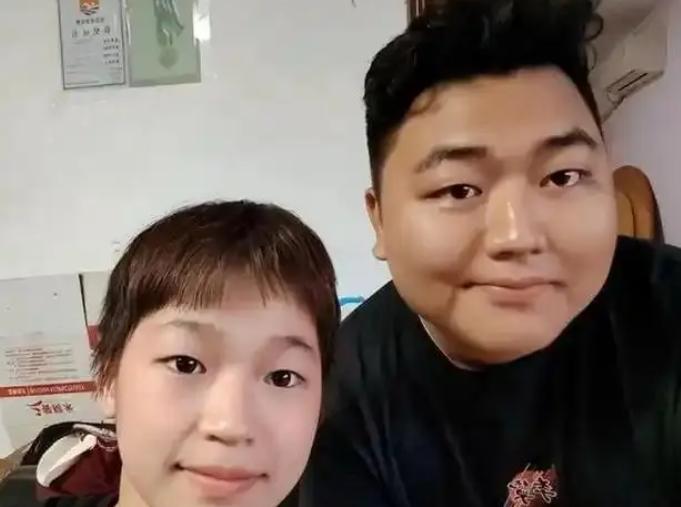 全红婵网暴事件进一步升级！上升至家人，哥哥全进华在直播时遭大量网友吐槽“全家都胖