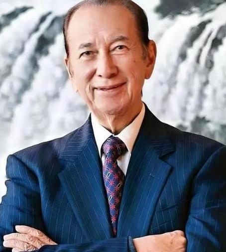 赌王何鸿燊生前曾讲过：“等你赢了2000万打算走时，赌场不会拦你。可就在你转身那