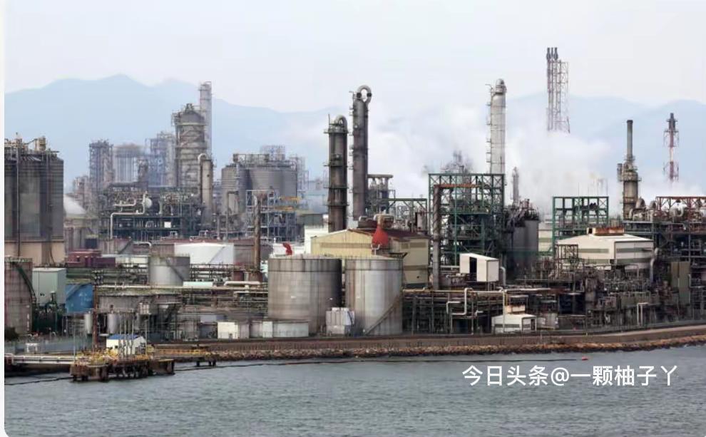 韩国最近为了稳定油价，准备放出一批战略石油储备，结果一盘点直接傻眼：蔚山基地里足