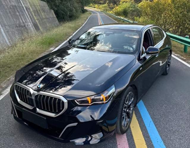 别被28万骗了！宝马5系真正贵的不是买车，是养车