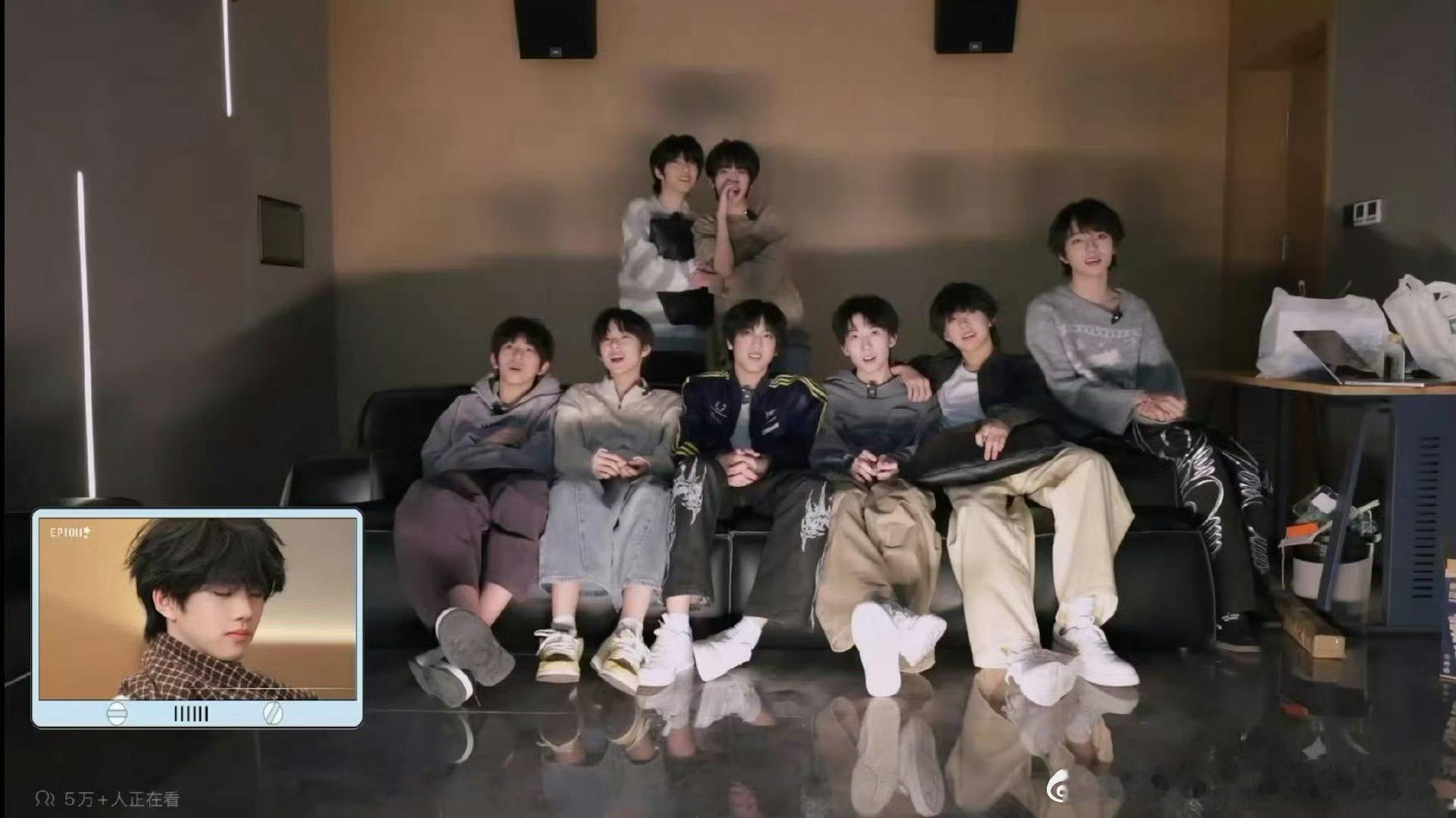 TF四代再见朋友Reactiontf四代看再见朋友的反应 哈哈哈哈