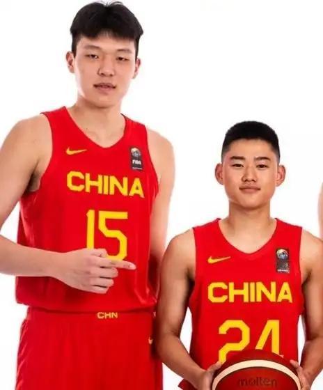 杨瀚森目前的行情就是在首轮末和次轮初

应该能够创下姚明和易建联之后中国球员最高