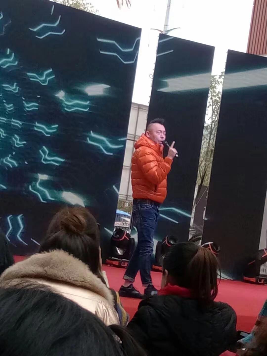 一路走好！
小时候特别爱看你演的鬼片，记忆深刻[祈祷]