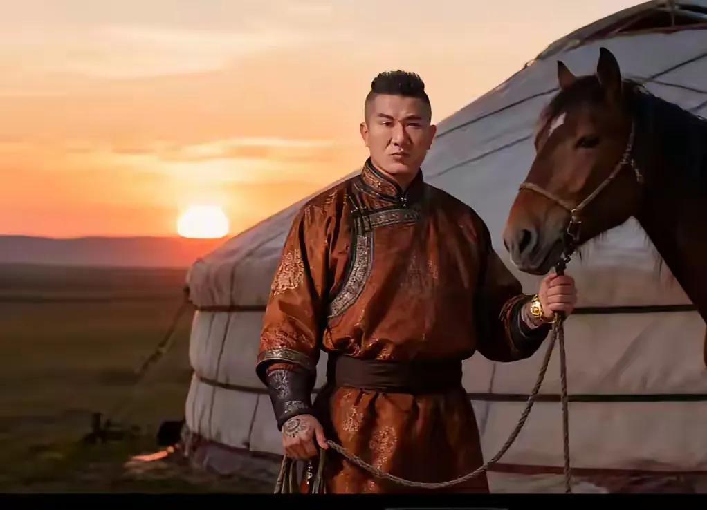 别看他五大三粗的，生意头脑却是比一般人聪明，眼光也厉害！这魁梧的身材，妥妥就是一