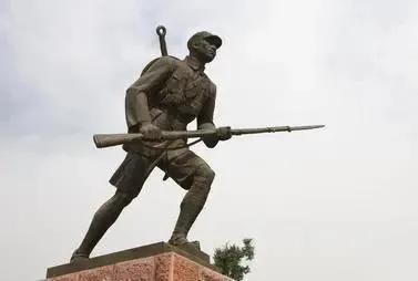 1939年，日本大佐为了取乐，举枪打死了六名中国士兵，他洋洋得意：“信不信，我能