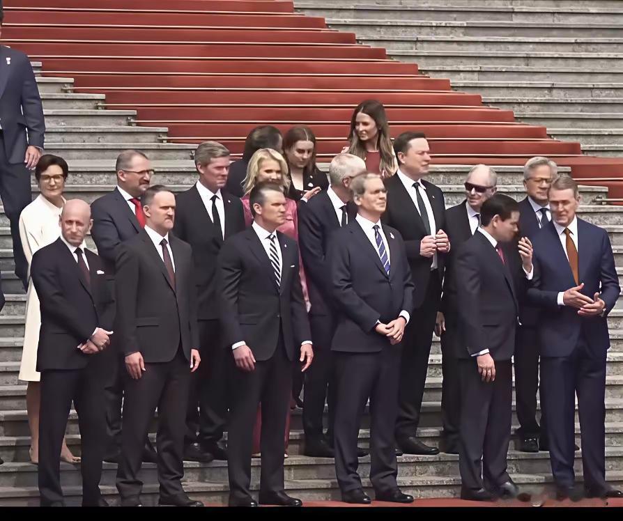 特朗普此次访华，随行集结了美国各行各业的商界巨头，且多为各行业核心一把手，阵容十
