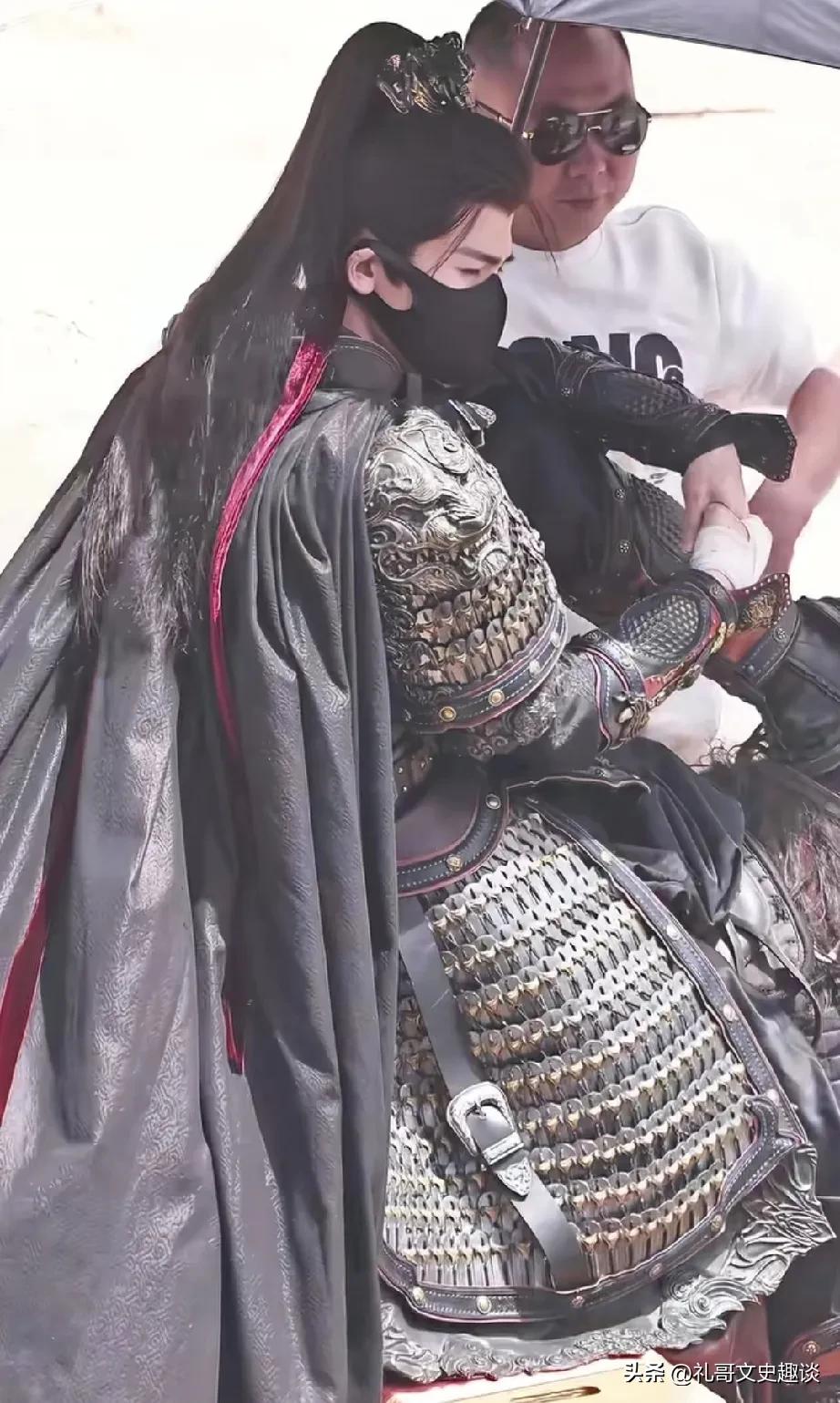 我说这几天何润东咋火了呢，原来是他给衬托火的。真的无语了，我当时看逐玉看10分钟