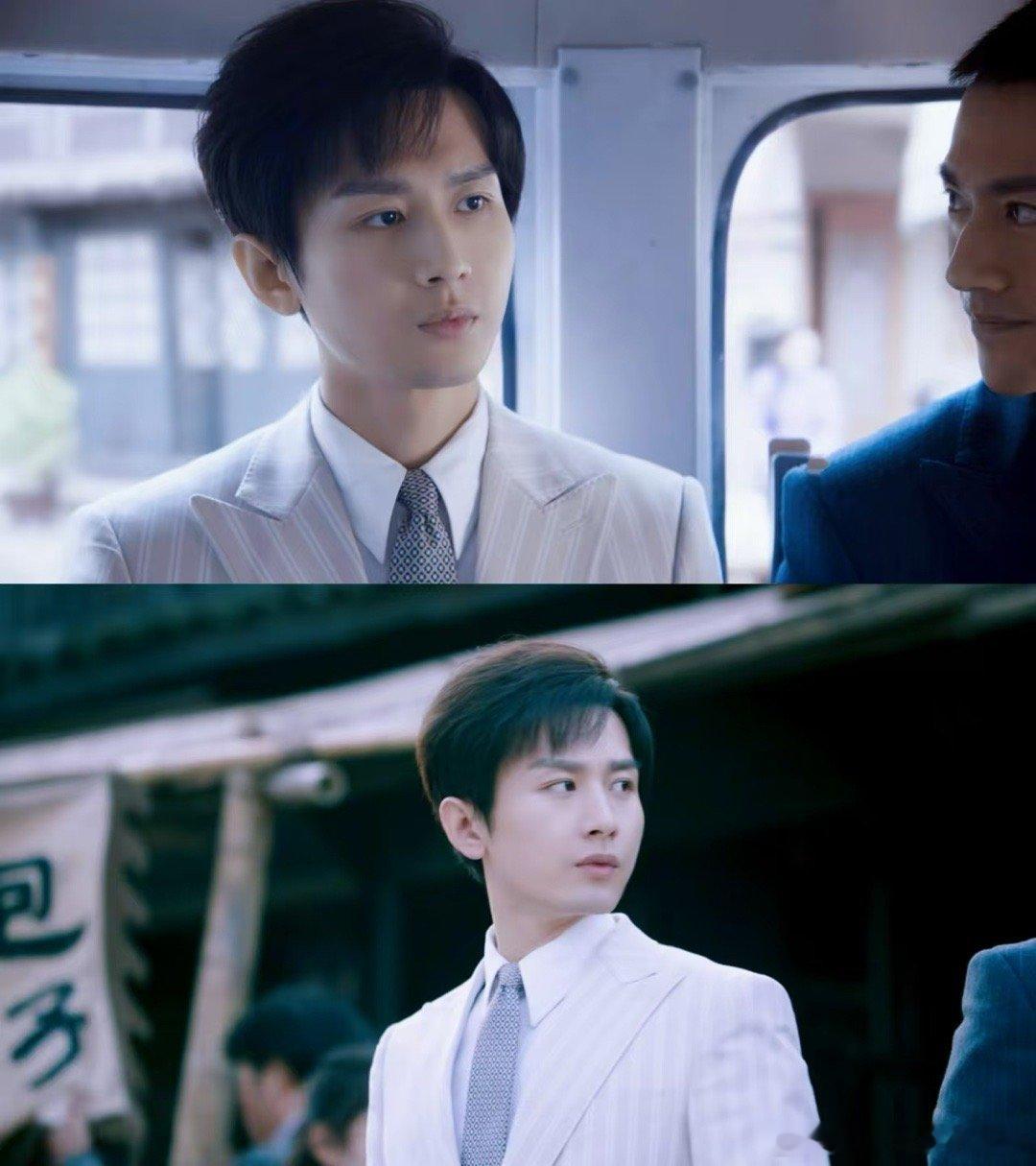 成毅认真追深潜  成毅追《深潜》啦！感觉像打开了新乐趣大门，随着云弘深的冒险，和