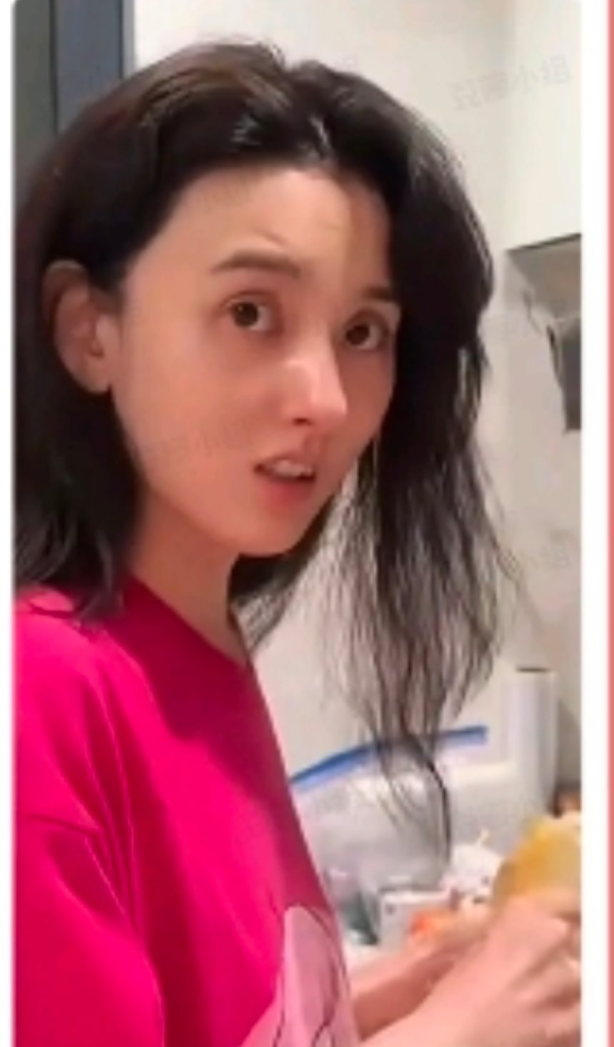 天啦噜，明星真的不要过度减肥了，这也太可怕了，这还是祖儿吗 ​​​