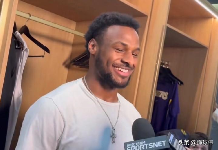 有意思！布朗尼谈老爸詹姆斯：

“我上次跟我老爸单挑。”

“我不知道这事有没有