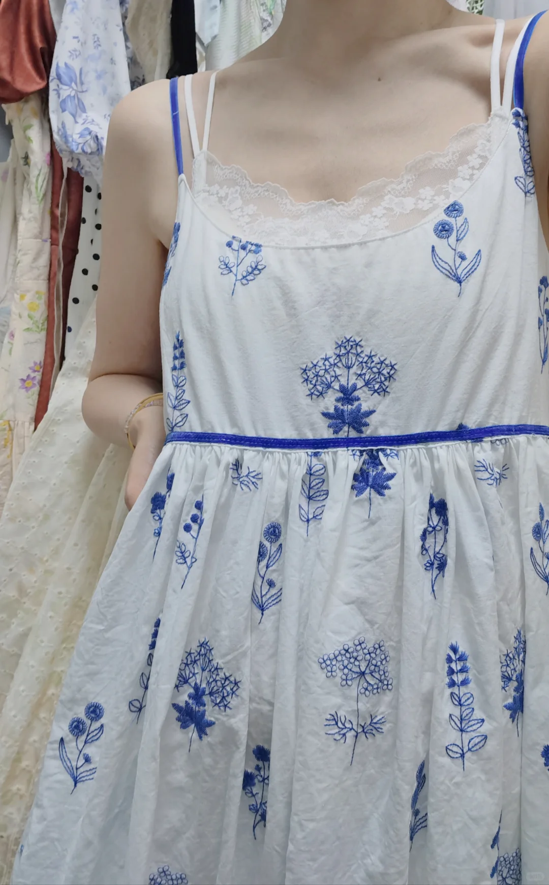 终于穿上了自己做的裙子