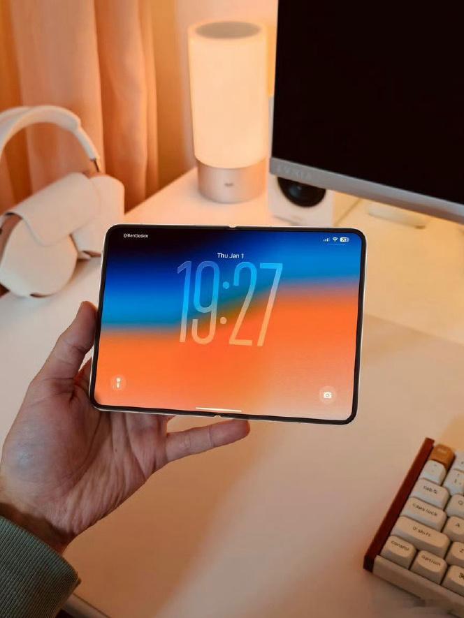 iPhoneFold上手 我刚买的iPad，双折叠就出了，缘分啊看这个尺寸，iP