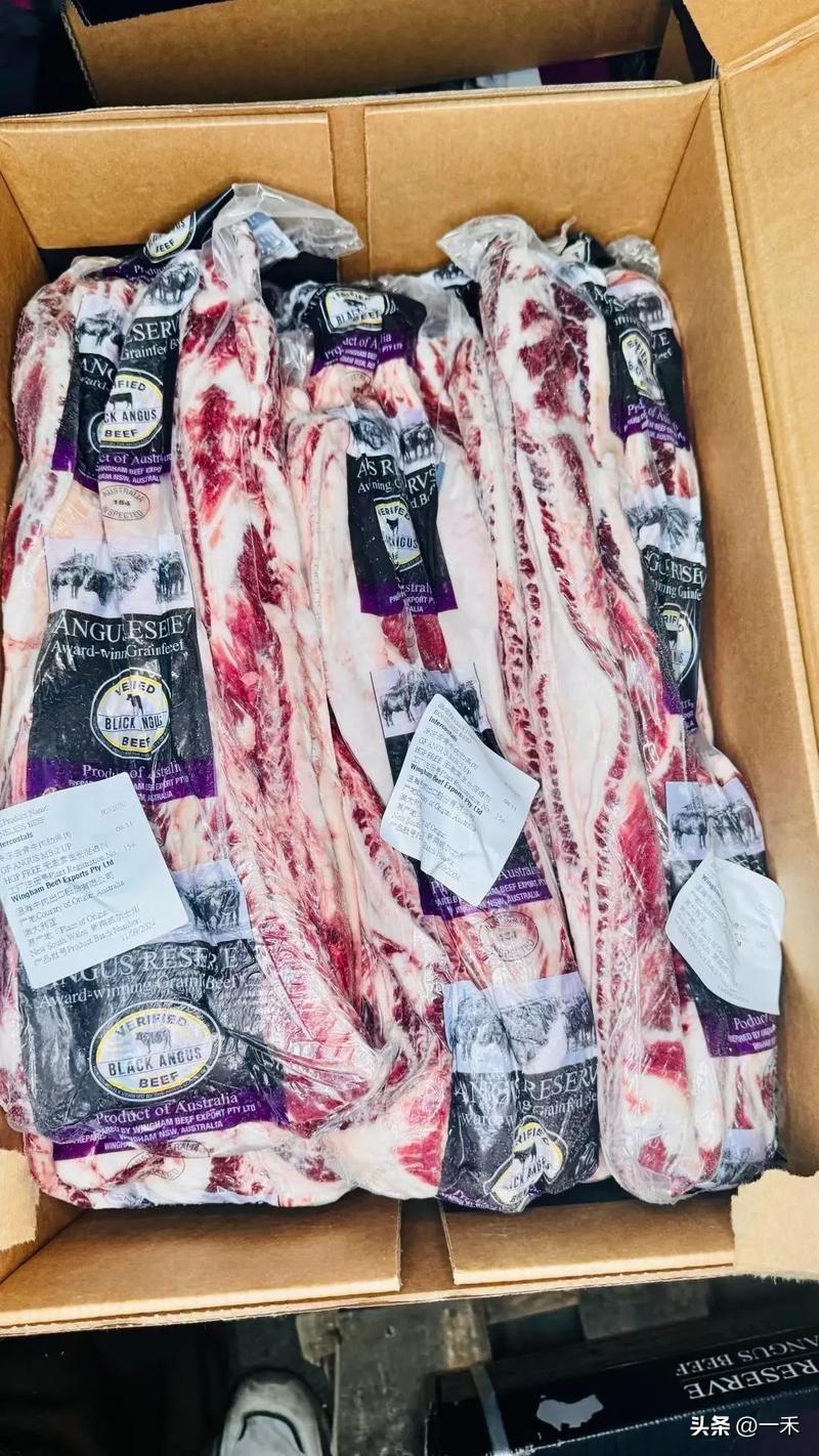 商务部重磅通知！今日零点起澳洲进口牛肉加征55%关税，餐桌价格引全网热议
 
事